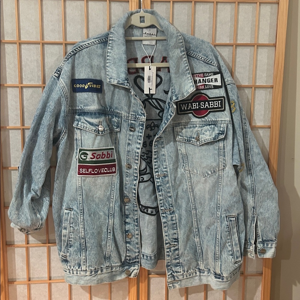 Trendy Denim Jacket with Patches